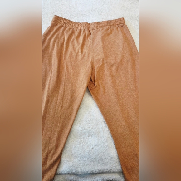 Vuori Women's Flaz Heather Performance Jogger, Size M - #VW303 - Picture 6 of 8